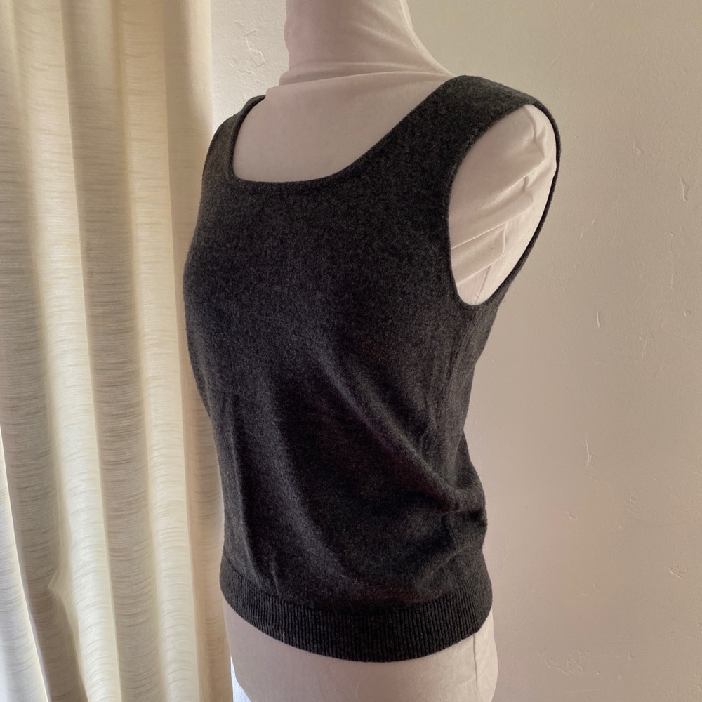 Cashmere grey tank layering sweater Petite M